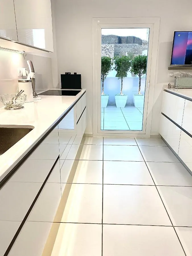 Mondrian Luxury Suites & Villas بينالماذينا
