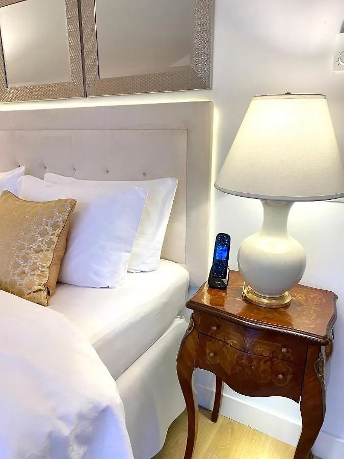 Mondrian Luxury Suites & Villas بينالماذينا