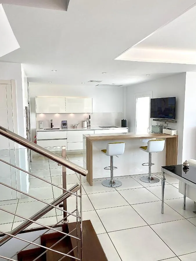 Mondrian Luxury Suites & Villas بينالماذينا