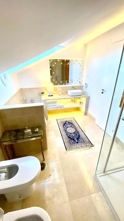 Mondrian Luxury Suites & Villas بينالماذينا